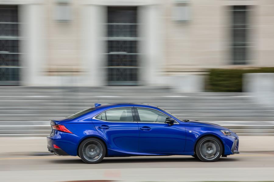  Lexus IS350 AWD F-Sport 2016 года  (NA) (фото 23 из 40)